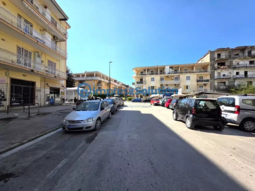 Immagine 1 di Negozio in vendita  in Via Vincenzo Marrone a Napoli