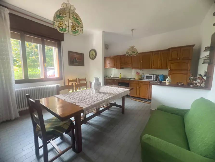 Immagine 1 di Camera in affitto  a Legnaro