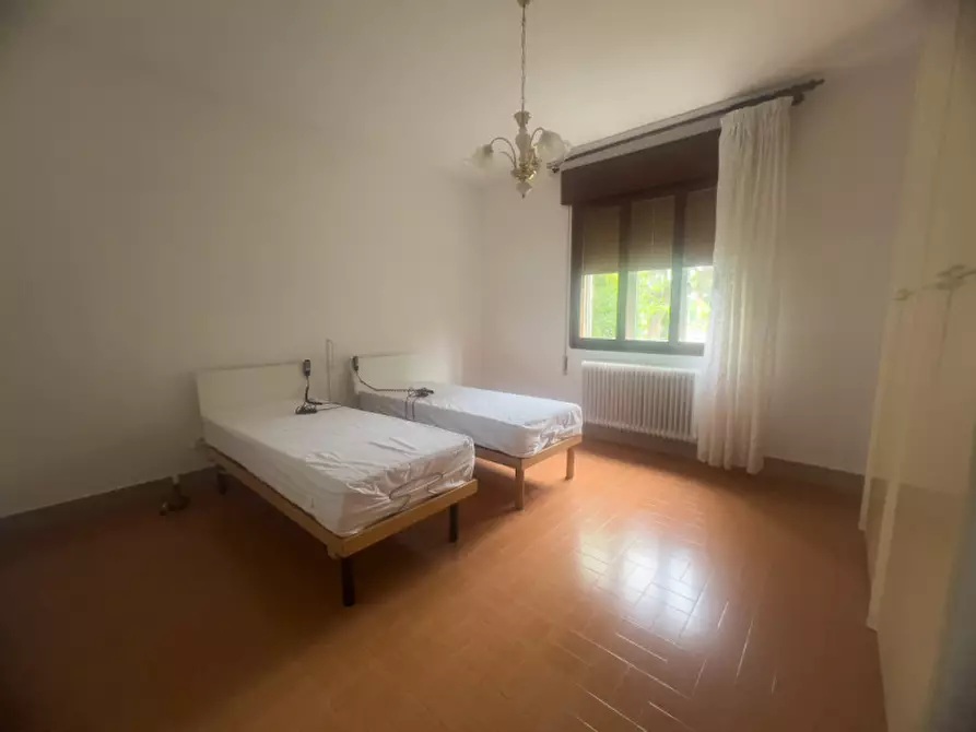 Immagine 5 di Camera in affitto  a Legnaro