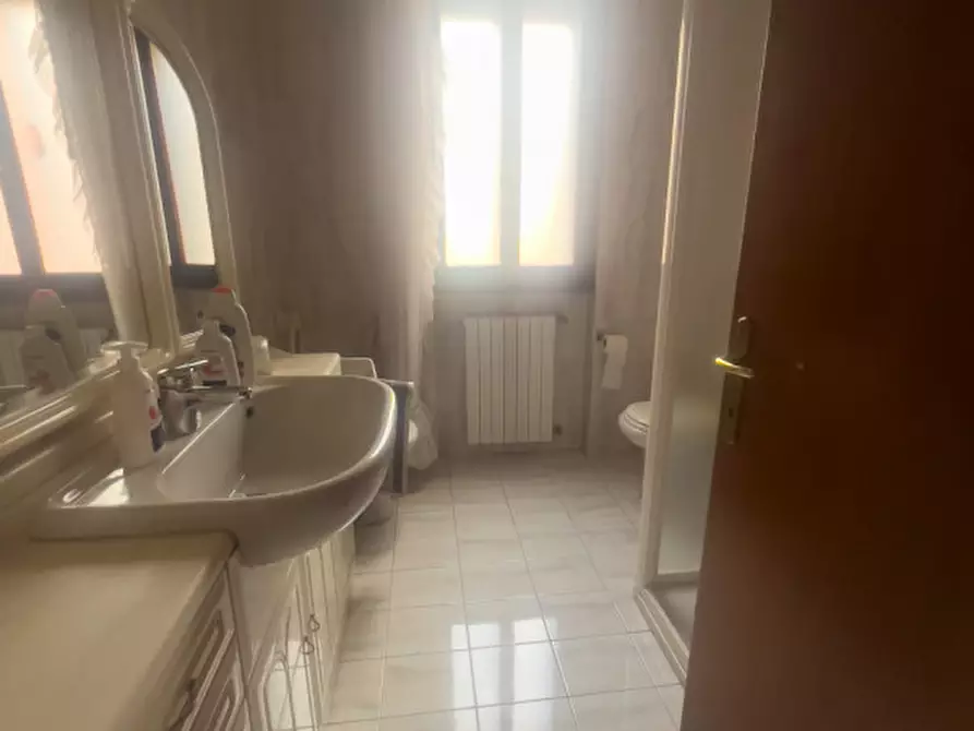 Immagine 6 di Camera in affitto  a Legnaro