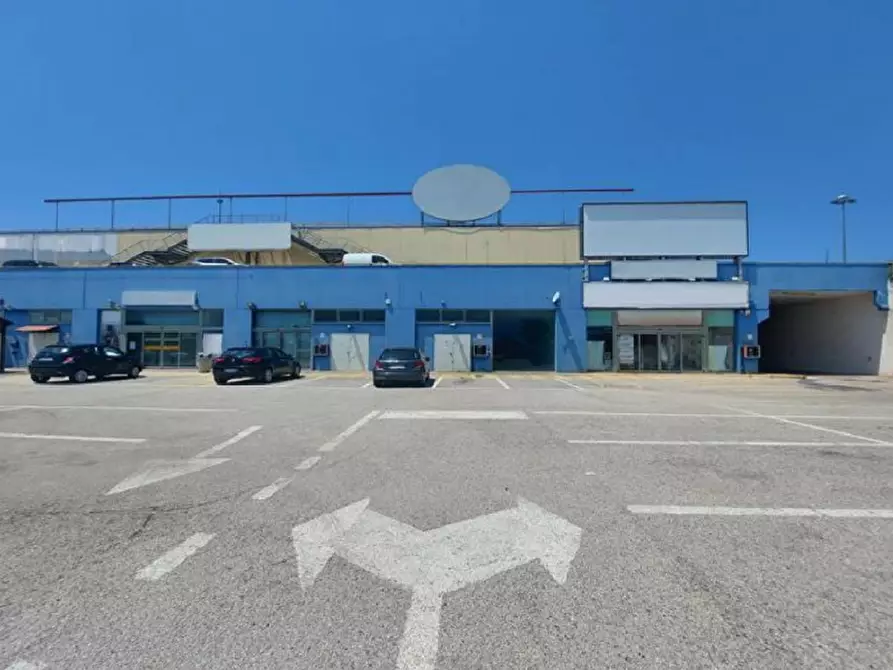 Immagine 4 di Attività commerciale in vendita  in Loc. Santa Calcagna, Contrada Santa Calcagna, N. 30 a Rocca San Giovanni