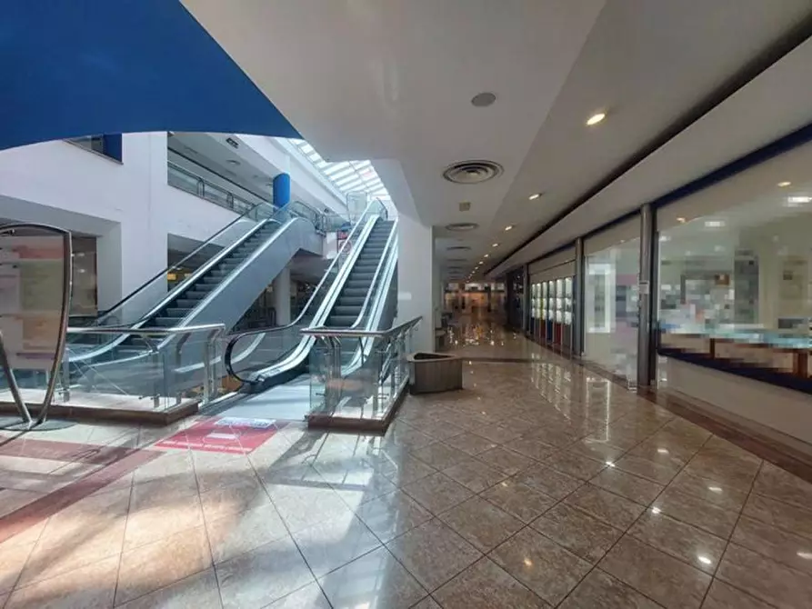 Immagine 8 di Attività commerciale in vendita  in Loc. Santa Calcagna, Contrada Santa Calcagna, N. 30 a Rocca San Giovanni