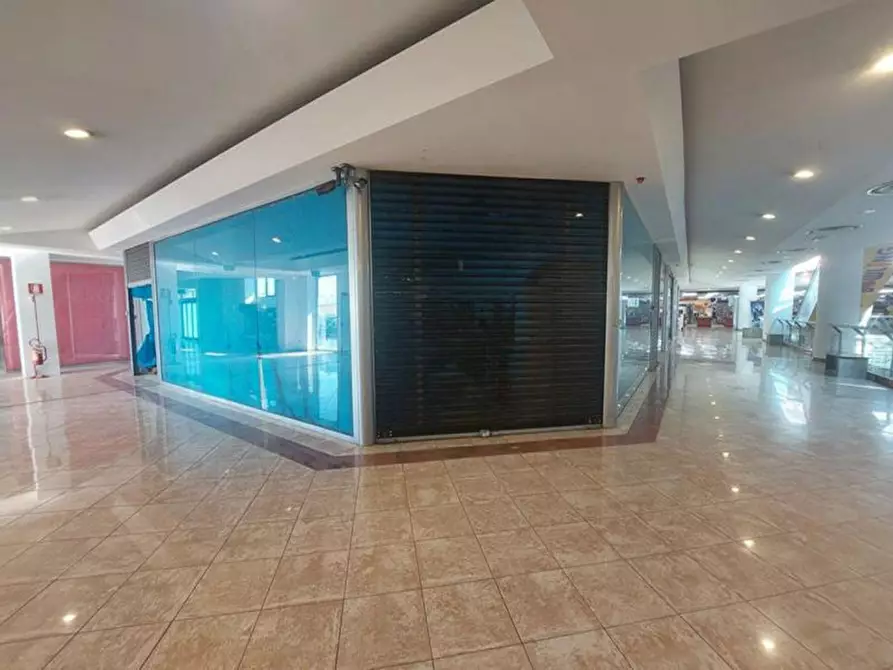 Immagine 15 di Attività commerciale in vendita  in Loc. Santa Calcagna, Contrada Santa Calcagna, N. 30 a Rocca San Giovanni