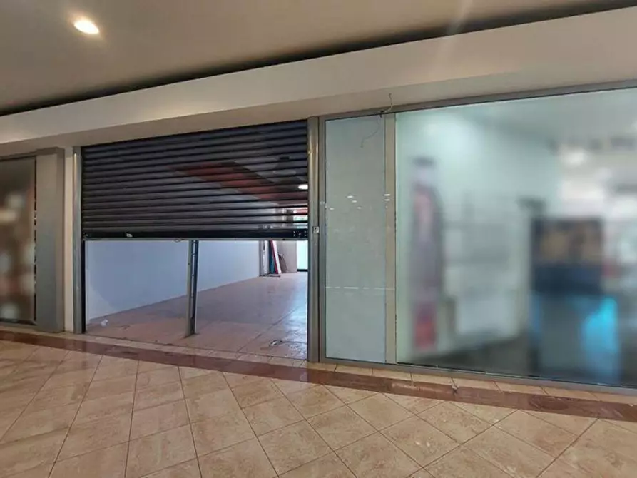 Immagine 22 di Attività commerciale in vendita  in Loc. Santa Calcagna, Contrada Santa Calcagna, N. 30 a Rocca San Giovanni