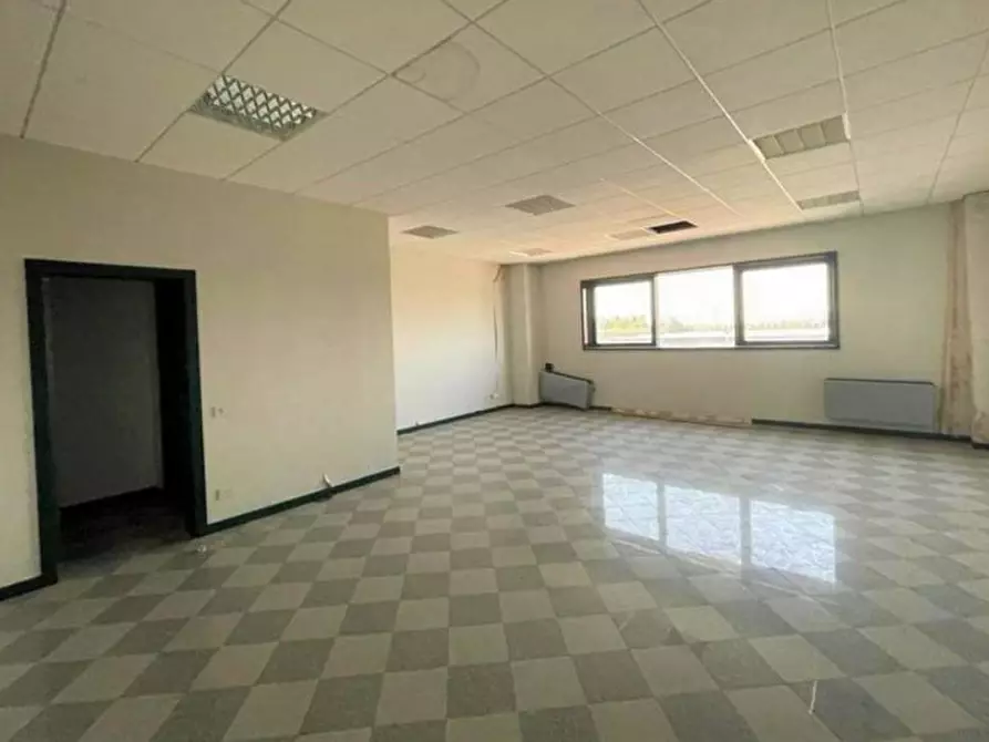 Immagine 2 di Ufficio in vendita  in Viale Porta Po, N. 87/D a Rovigo