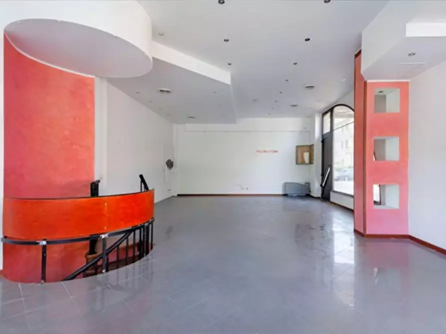 Immagine 2 di Negozio in vendita  in Via Nazionale, N. snc a Vallefoglia