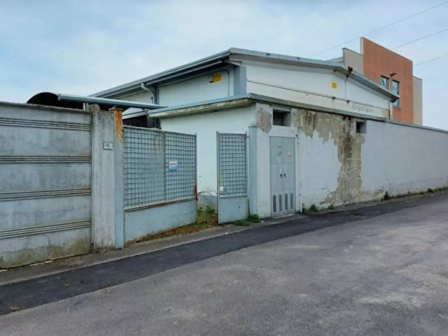 Immagine 3 di Capannone industriale in vendita  in Via Donato Bramante, N. 29 a Cesano Maderno