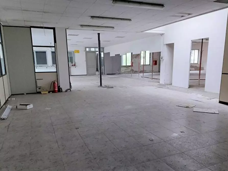 Immagine 7 di Capannone industriale in vendita  in Via Donato Bramante, N. 29 a Cesano Maderno
