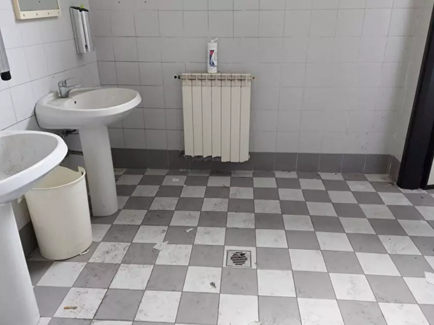 Immagine 12 di Capannone industriale in vendita  in Via Donato Bramante, N. 29 a Cesano Maderno