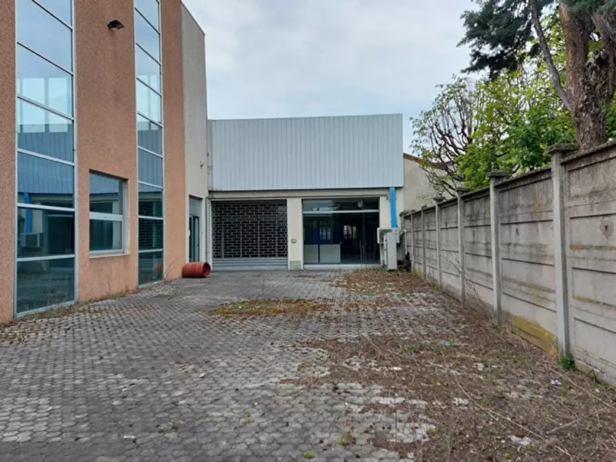 Immagine 21 di Capannone industriale in vendita  in Via Donato Bramante, N. 29 a Cesano Maderno