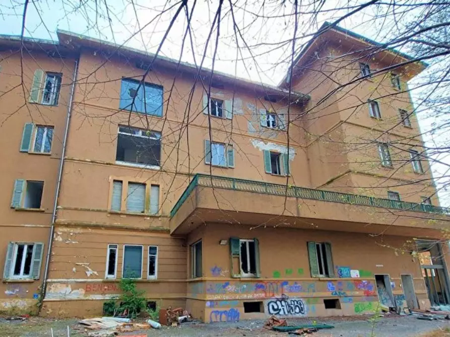 Immagine 11 di Attività commerciale in vendita  in Via Luigi Bellorini, N. 48 a Laveno-Mombello