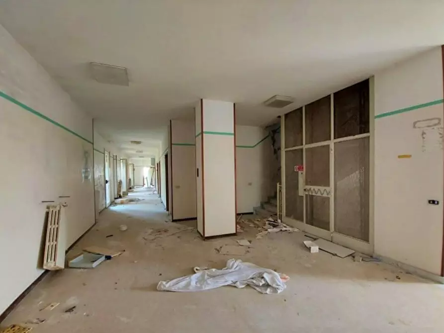 Immagine 13 di Attività commerciale in vendita  in Via Luigi Bellorini, N. 48 a Laveno-Mombello