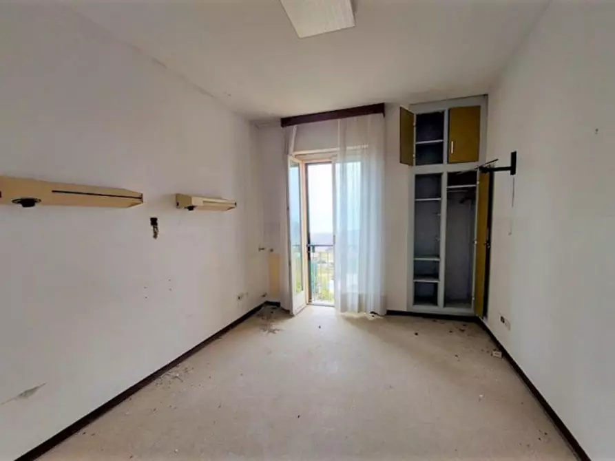 Immagine 14 di Attività commerciale in vendita  in Via Luigi Bellorini, N. 48 a Laveno-Mombello