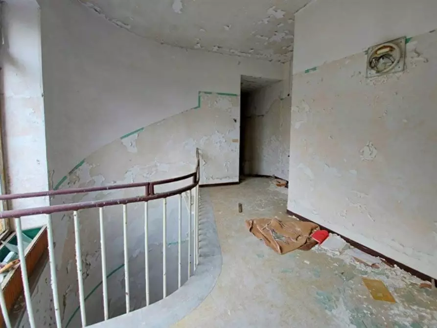 Immagine 15 di Attività commerciale in vendita  in Via Luigi Bellorini, N. 48 a Laveno-Mombello