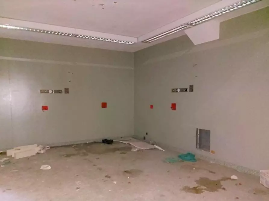 Immagine 16 di Attività commerciale in vendita  in Via Luigi Bellorini, N. 48 a Laveno-Mombello