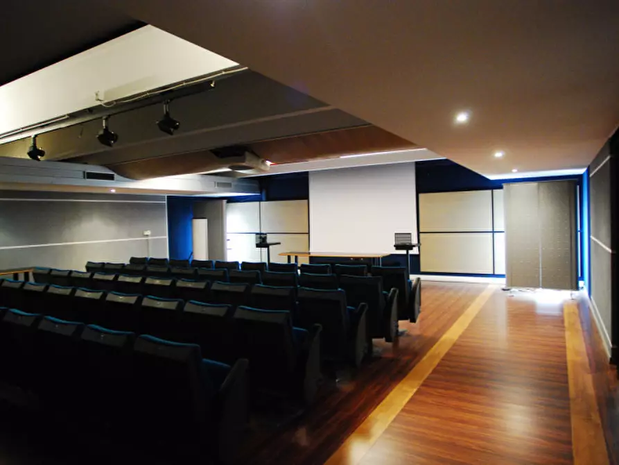 Immagine 10 di Ufficio in vendita  in via sestan a Trento