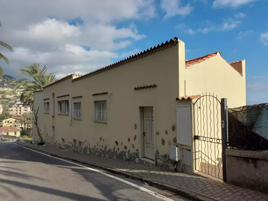 Immagine 8 di Appartamento in vendita  in Via Garnier, N. 54 a Bordighera