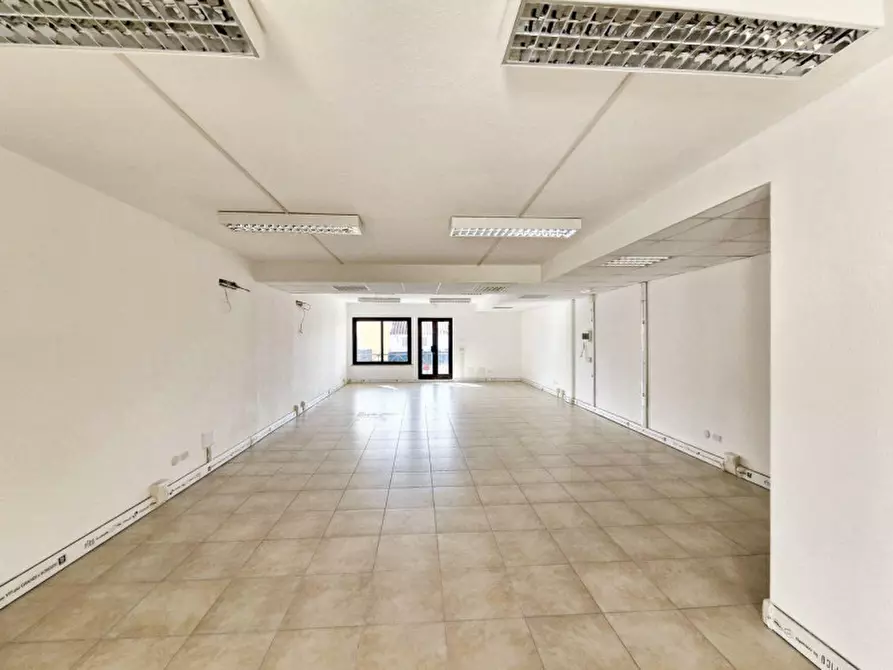 Immagine 4 di Ufficio in vendita  in Via Roma, N. 1 a Olbia