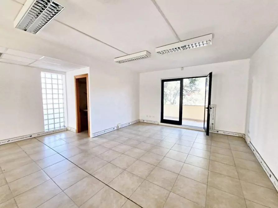 Immagine 10 di Ufficio in vendita  in Via Roma, N. 1 a Olbia
