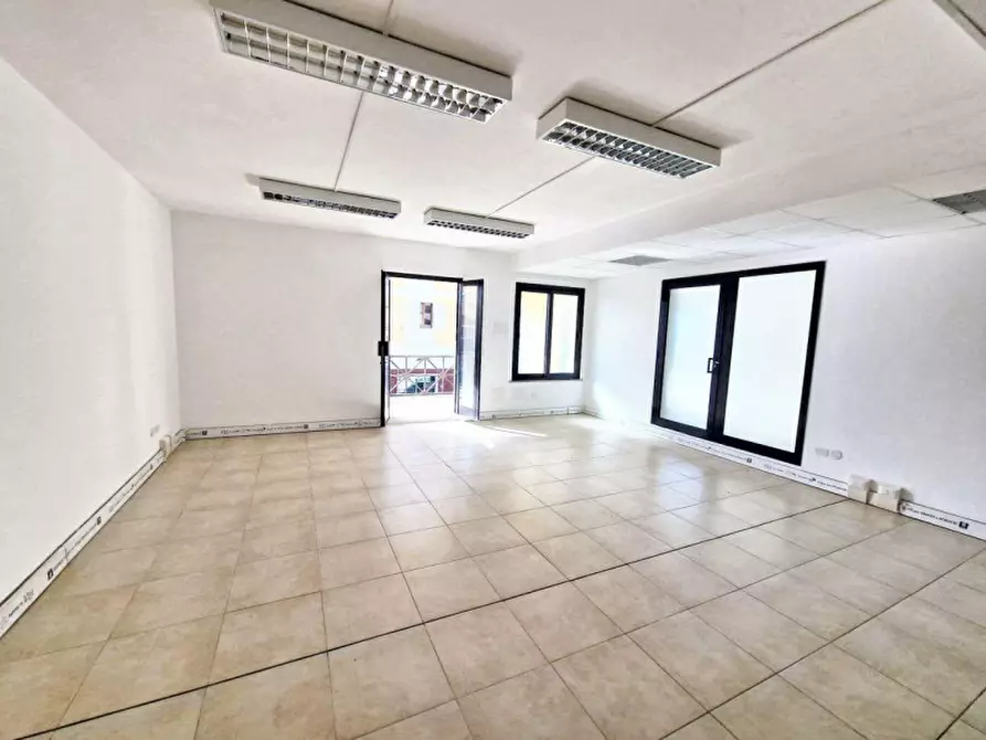 Immagine 11 di Ufficio in vendita  in Via Roma, N. 1 a Olbia