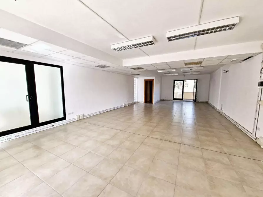 Immagine 12 di Ufficio in vendita  in Via Roma, N. 1 a Olbia