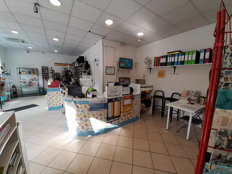 Immagine 5 di Negozio in vendita  in Ravenna, N. snc a Ravenna