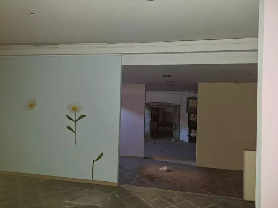 Immagine 5 di Negozio in vendita  in Via Prospero Guidone, 5, 80147 Napoli NA, Italia a Napoli