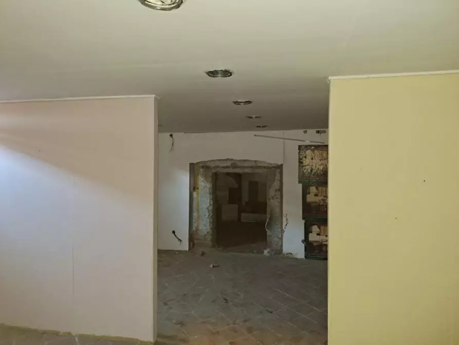 Immagine 9 di Negozio in vendita  in Via Prospero Guidone, 5, 80147 Napoli NA, Italia a Napoli