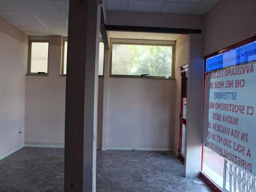Immagine 4 di Negozio in vendita  in via Valdera Pontedera, N. 164 a Ponsacco