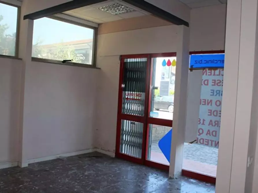 Immagine 5 di Negozio in vendita  in via Valdera Pontedera, N. 164 a Ponsacco