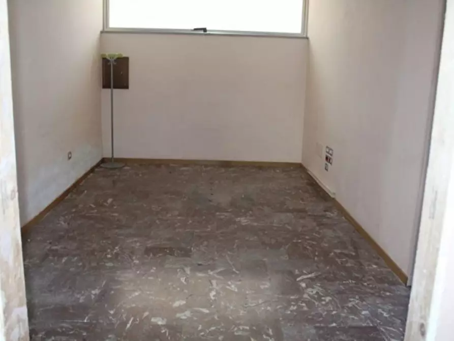 Immagine 7 di Negozio in vendita  in via Valdera Pontedera, N. 164 a Ponsacco