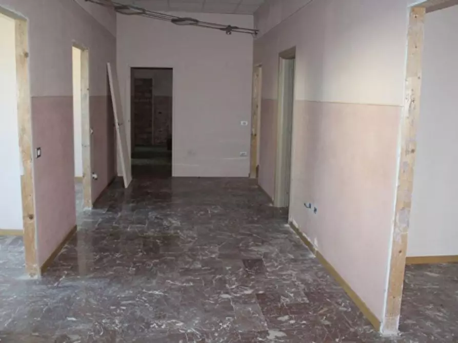 Immagine 8 di Negozio in vendita  in via Valdera Pontedera, N. 164 a Ponsacco