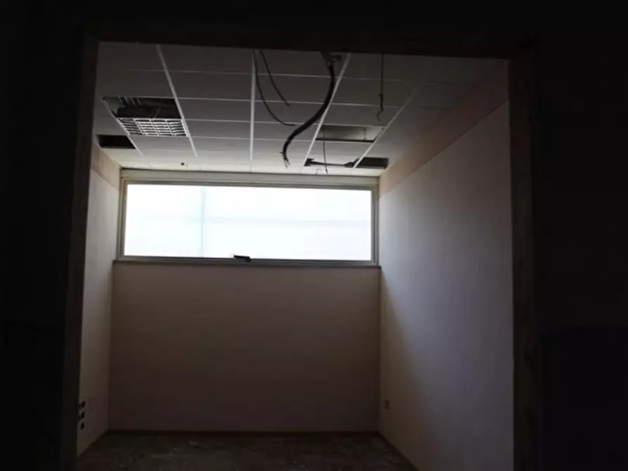 Immagine 12 di Negozio in vendita  in via Valdera Pontedera, N. 164 a Ponsacco