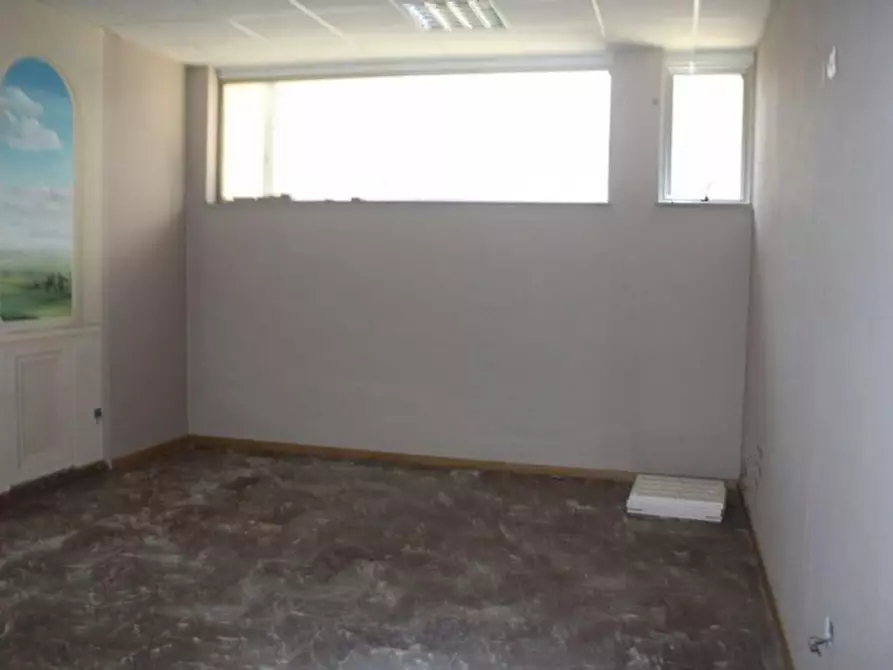 Immagine 13 di Negozio in vendita  in via Valdera Pontedera, N. 164 a Ponsacco