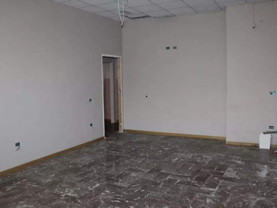 Immagine 14 di Negozio in vendita  in via Valdera Pontedera, N. 164 a Ponsacco