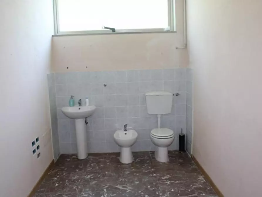 Immagine 16 di Negozio in vendita  in via Valdera Pontedera, N. 164 a Ponsacco