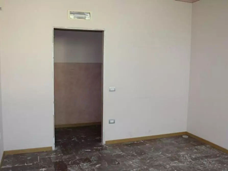 Immagine 18 di Negozio in vendita  in via Valdera Pontedera, N. 164 a Ponsacco