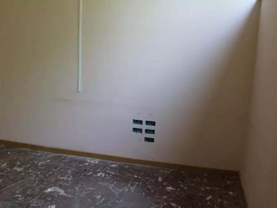 Immagine 19 di Negozio in vendita  in via Valdera Pontedera, N. 164 a Ponsacco