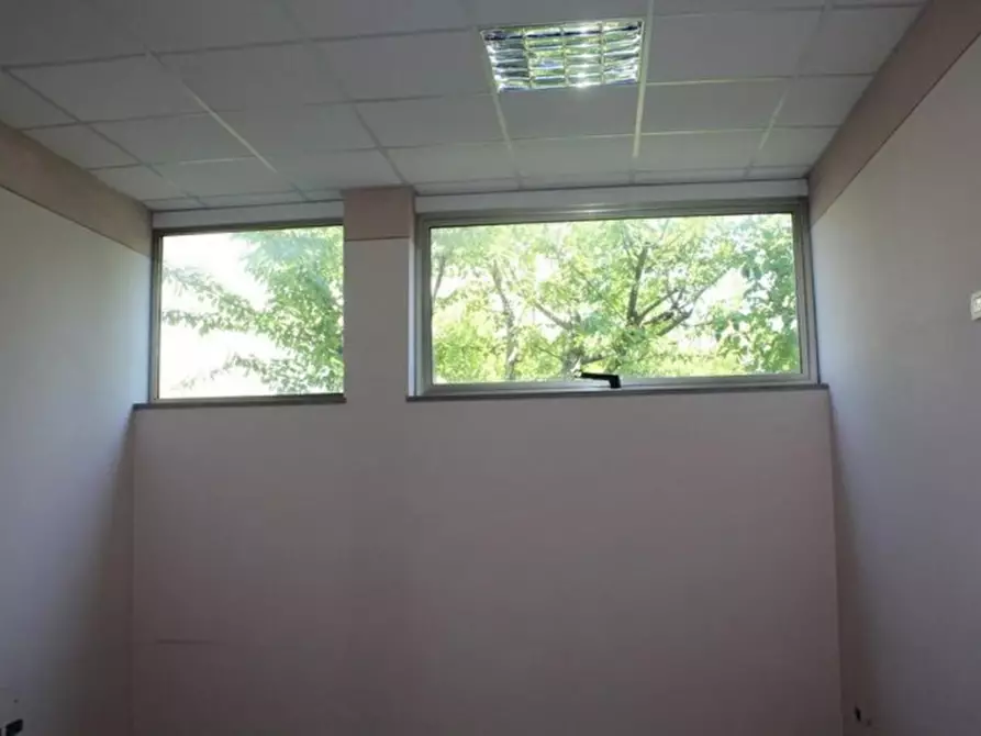 Immagine 20 di Negozio in vendita  in via Valdera Pontedera, N. 164 a Ponsacco