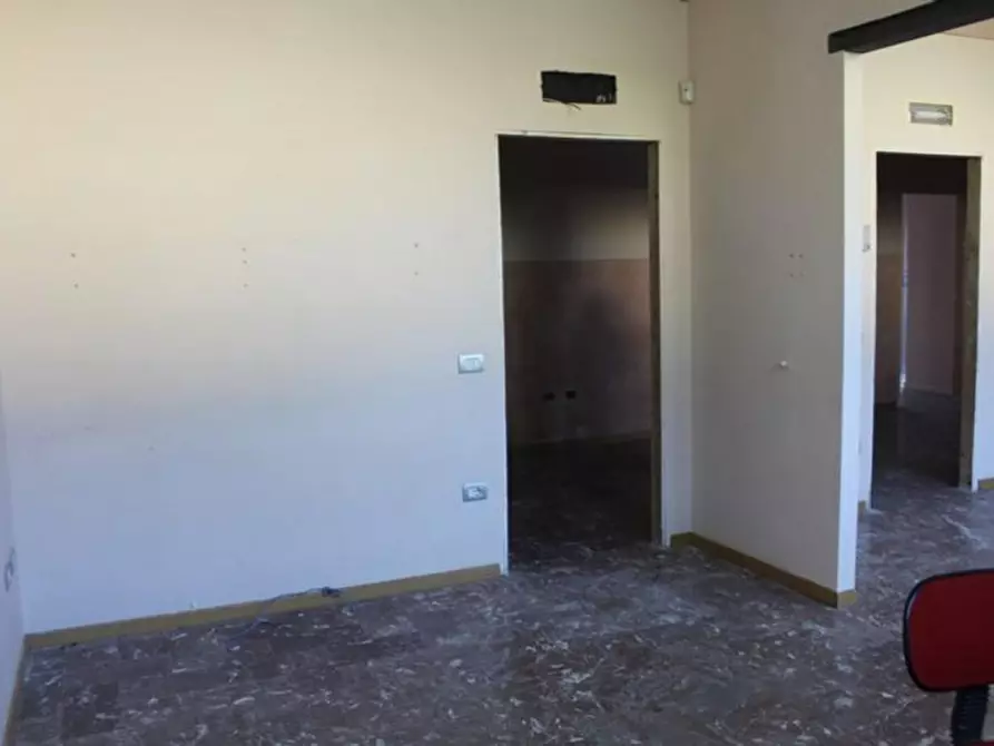 Immagine 22 di Negozio in vendita  in via Valdera Pontedera, N. 164 a Ponsacco