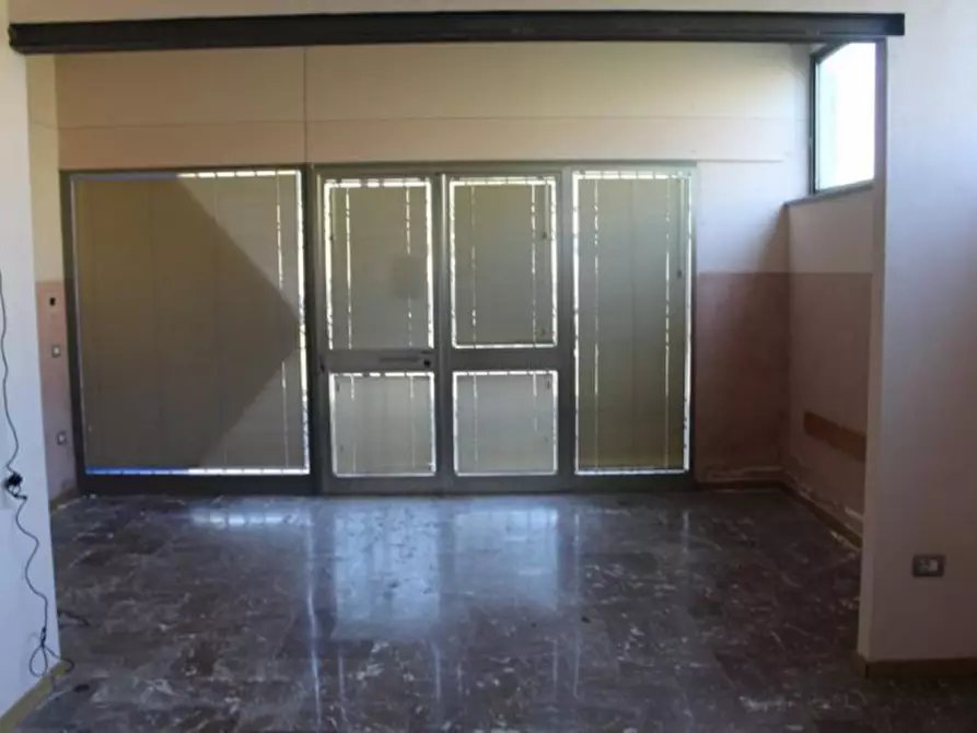 Immagine 25 di Negozio in vendita  in via Valdera Pontedera, N. 164 a Ponsacco