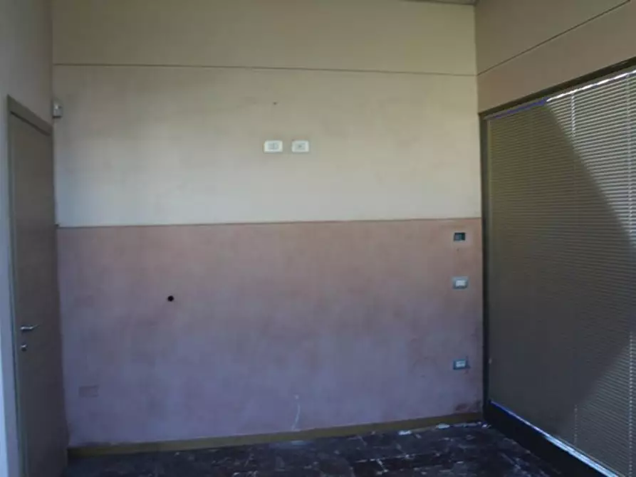 Immagine 26 di Negozio in vendita  in via Valdera Pontedera, N. 164 a Ponsacco