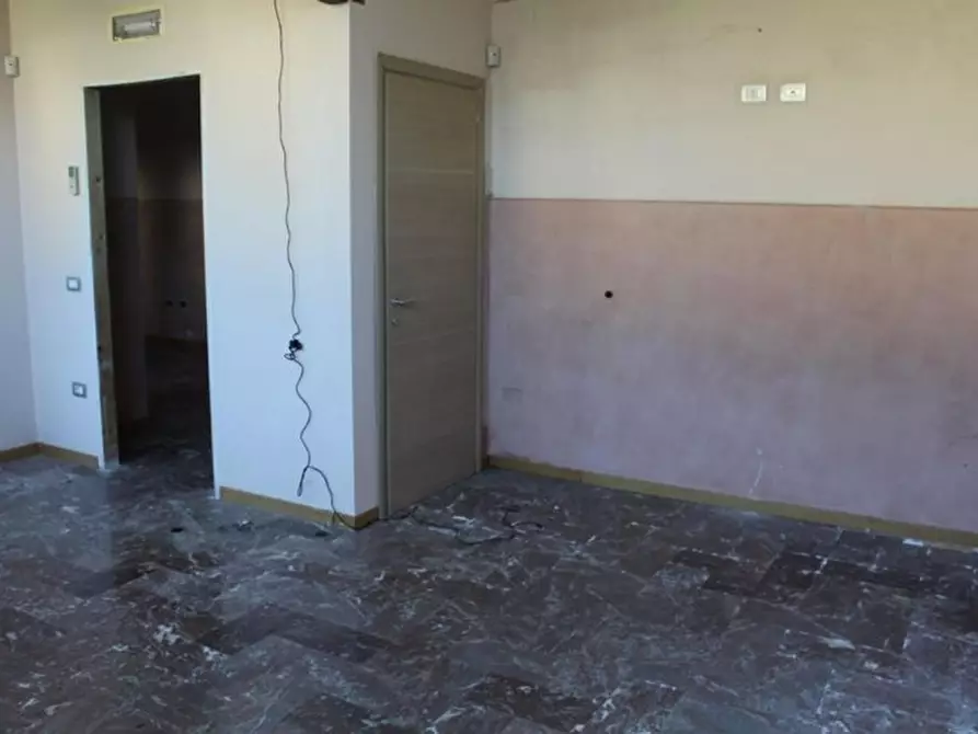 Immagine 29 di Negozio in vendita  in via Valdera Pontedera, N. 164 a Ponsacco