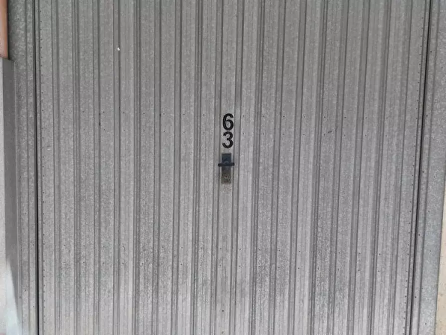 Immagine 1 di Posto auto in vendita  in Via dei Giardinetti, N. 158 a Roma