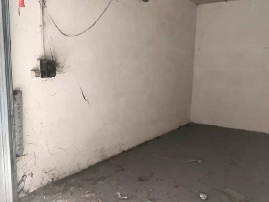 Immagine 2 di Posto auto in vendita  in Via dei Giardinetti, N. 158 a Roma