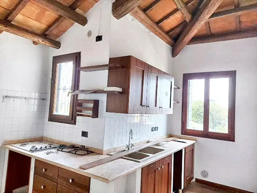 Immagine 9 di Villa in vendita  in Viale Cairoli, N. 103 a Treviso