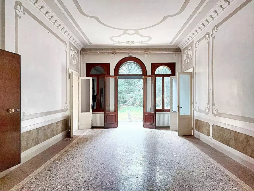 Immagine 20 di Villa in vendita  in Viale Cairoli, N. 103 a Treviso