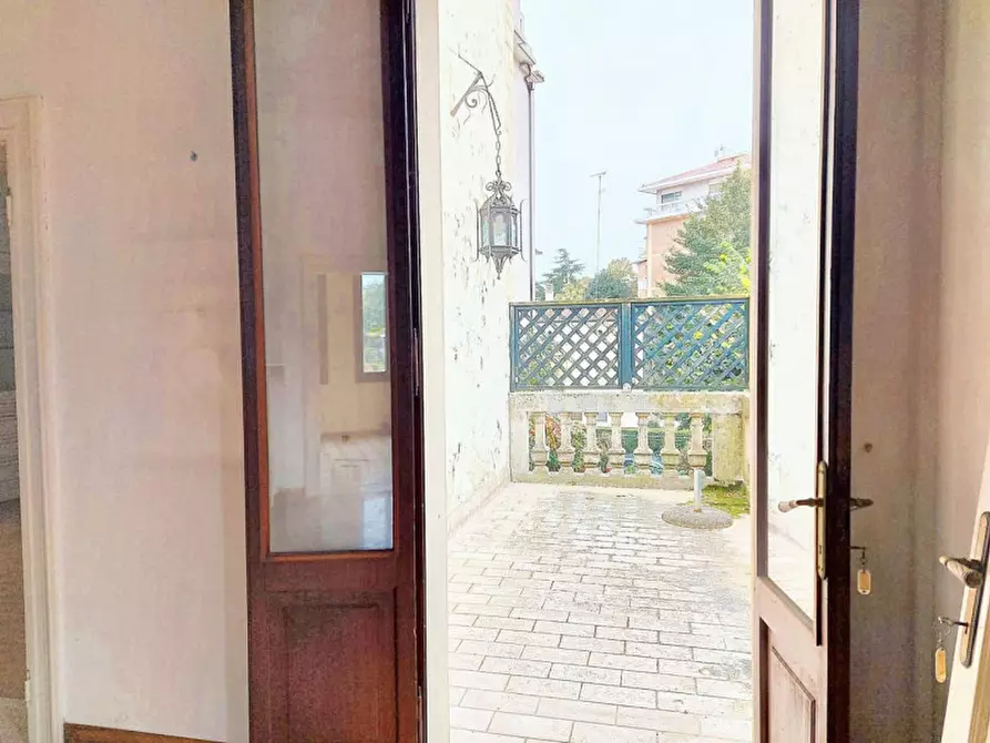 Immagine 23 di Villa in vendita  in Viale Cairoli, N. 103 a Treviso