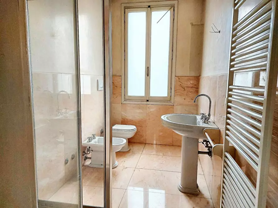 Immagine 25 di Villa in vendita  in Viale Cairoli, N. 103 a Treviso