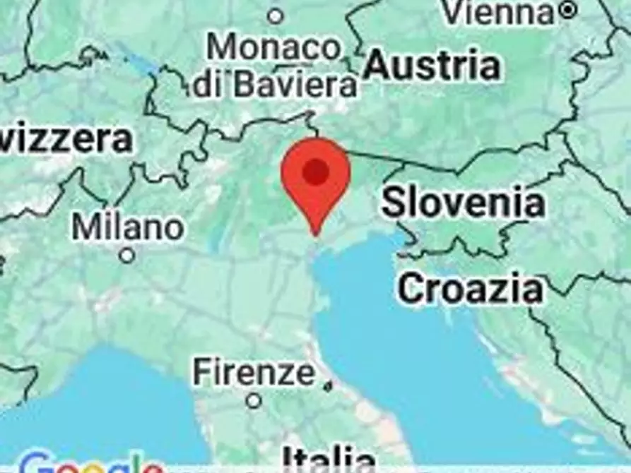 Immagine 28 di Villa in vendita  in Viale Cairoli, N. 103 a Treviso